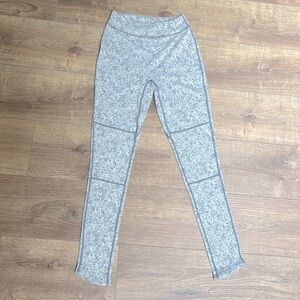 Gymshark womens activewear knit long leggings gray color size XS/S High Waisted